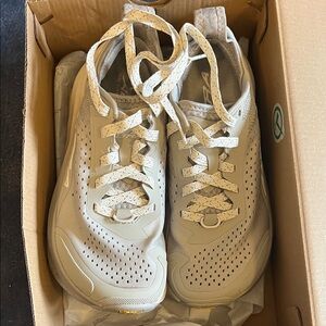 Altra Beige/Taupe Trail Running Shoe Olympus 6